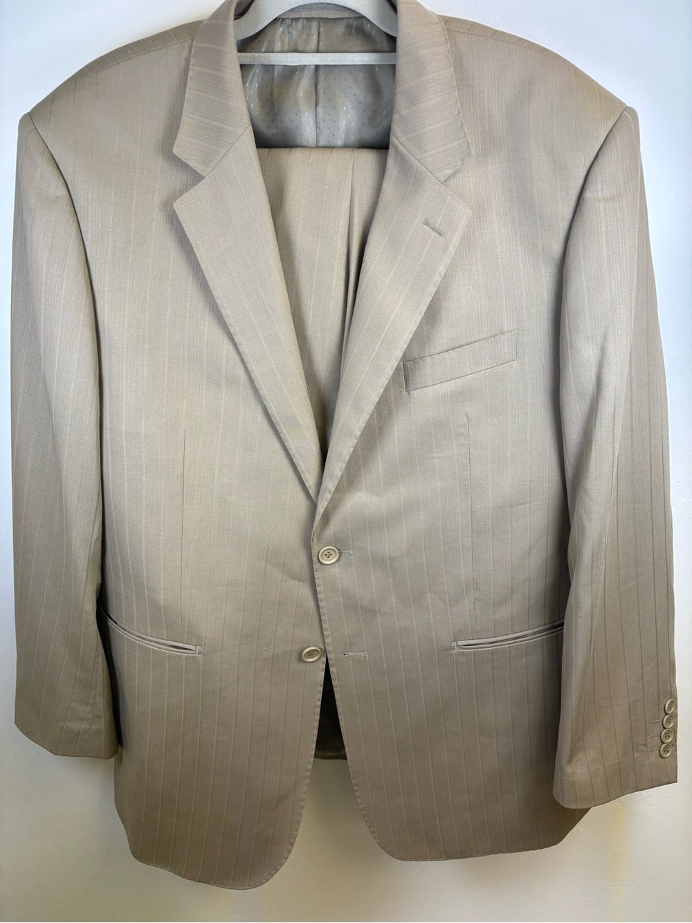 MANTONI WOOL DESIGNER BUSINESS SUIT  ITALIAN 
MEN 46 / 40  CAMEL TAN COLOR